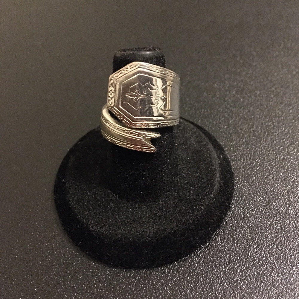 Vintage Silver-Tone Spoon Ring - Unbranded - Unknown if Authentic